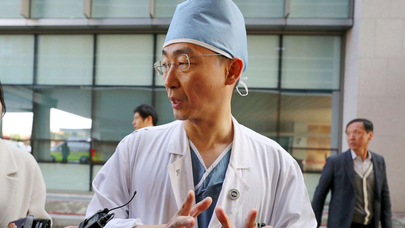 <em>Dr. YungLuk Lee</em>